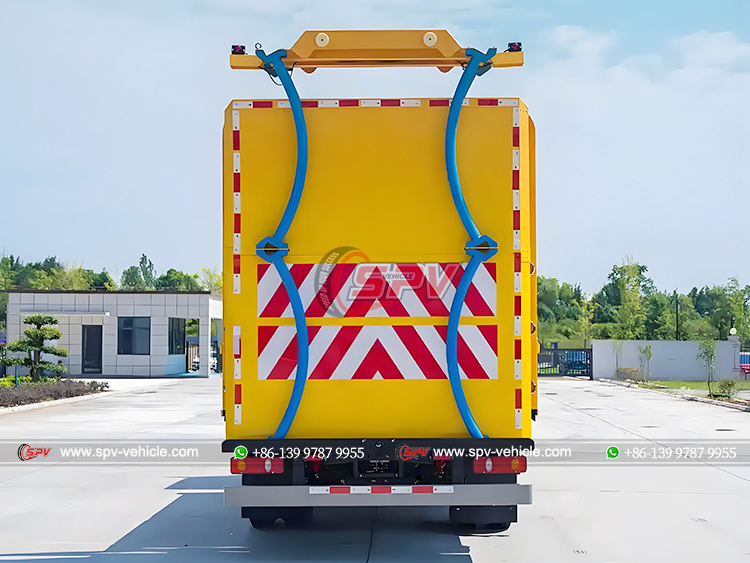 DONGFENG 4X2 Crash Attenuator Truck - Rear Side